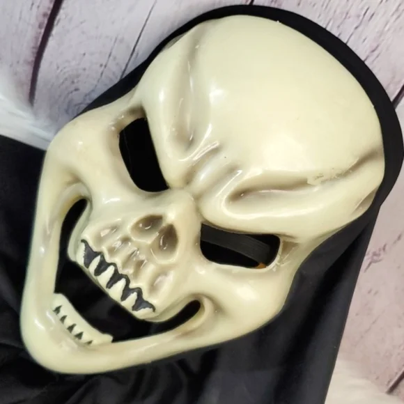 Vintage Y2K Scream Style Skeleton Ghostface Ghost Halloween Mask Molded Plastic - Picture 5 of 11